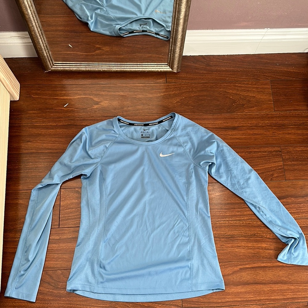 Medium dri-fit Nike blue exercise top